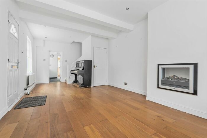 2 Bedroom Semi-Detached House To Rent In Kings Road, Kingston Upon Thames, KT2