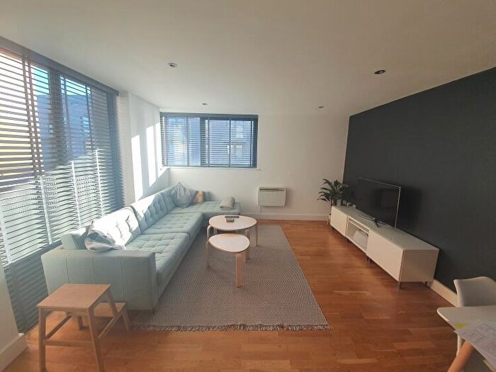 2 Bedroom Apartment To Rent In The Mews Eastbank Advent Way, Manchester, M4