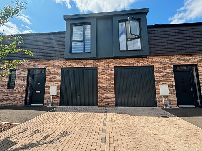 4 Bedroom Town House To Rent In Parkes Avenue, B12