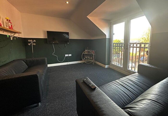 5 Bedroom Terraced House To Rent In Modern Bedroom Ensuite Apartment // /, LN1