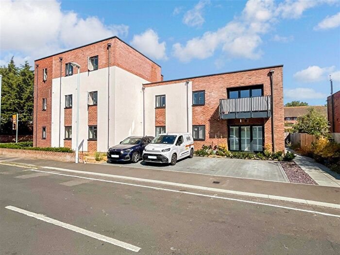 2 Bedroom Flat For Sale In Salvington Road, Worthing, West Sussex, BN13