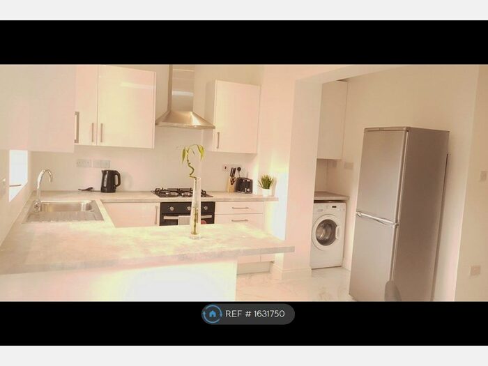 3 Bedroom End Of Terrace House To Rent In Fisher Road, Harrow, HA3