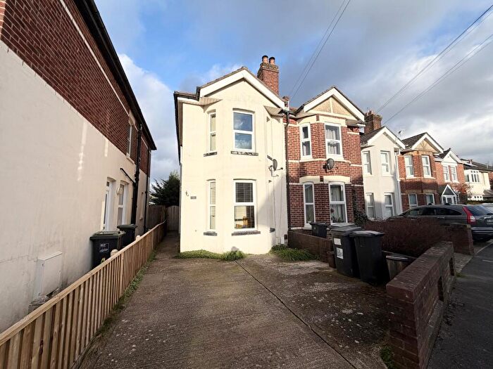 2 Bedroom House To Rent In Easter Road, Bournemouth, Dorset, BH9