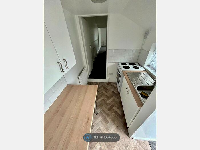 1 Bedroom Flat To Rent In Ashby High Street, Scunthorpe, DN16