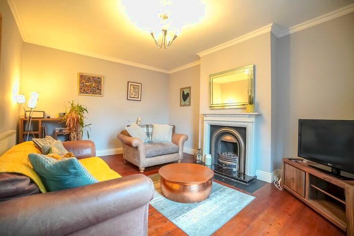 2 Bedroom Terraced House To Rent In Oakfield Terrace, Horsforth, Leeds LS18