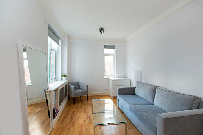 1 Bedroom Apartment To Rent In Grove End Gardens, Grove End Road, St John's Wood, London, NW8