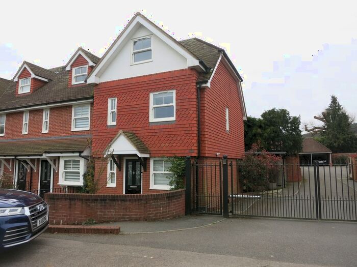 3 Bedroom End Of Terrace House To Rent In Horsham Road, Dorking, RH5