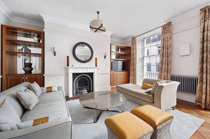 2 Bedroom Flat To Rent In Buckingham Street, London, WC2N