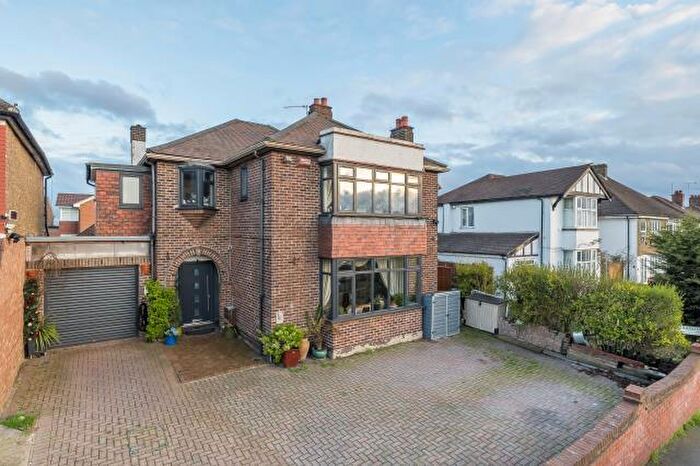 5 Bedroom Detached House For Sale In Tolworth Rise South, Surbiton, KT5