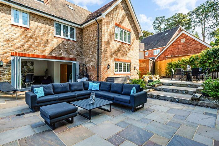 5 Bedroom Detached House For Sale In Gorsedene Close, Crowborough, TN6