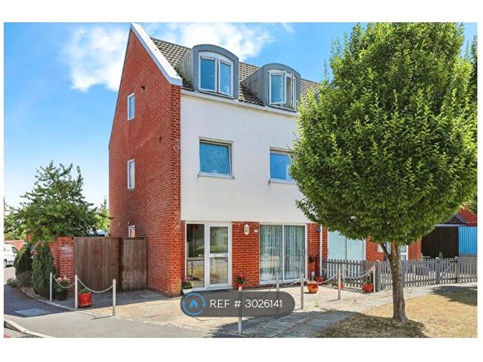 4 Bedroom Semi-Detached House To Rent In Malden Way, Eynesbury, St. Neots, PE19