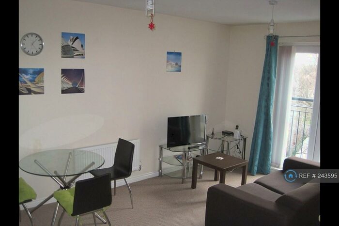 2 Bedroom Flat To Rent In Mater Close, Liverpool, L9