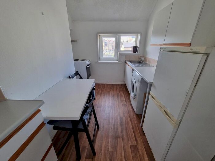 1 Bedroom Flat To Rent In Piercefield Place, Adamsdown, Cardiff, CF24