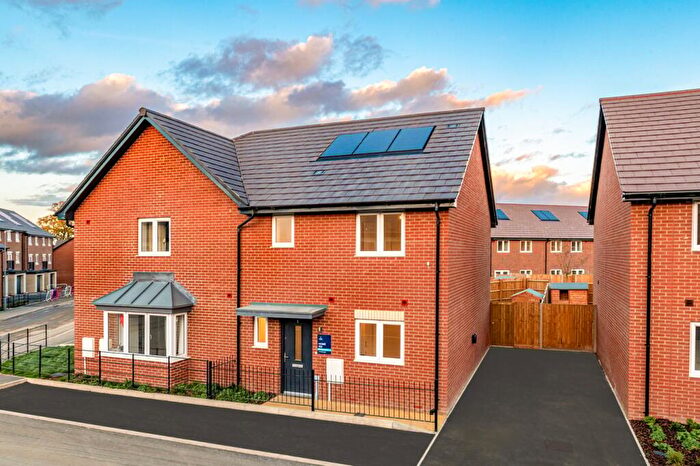 3 Bedroom Property To Rent In Ouessant Close, Whitehouse, Milton Keynes, MK8