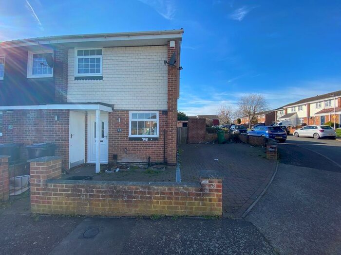 3 Bedroom House To Rent In Cowles, Cheshunt, Waltham Cross, EN7