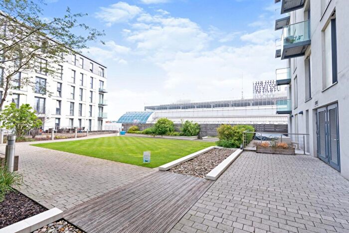 2 Bedroom Apartment To Rent In Hayes Apartments, Cardiff, CF10