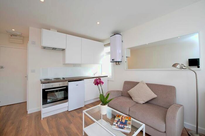 Studio To Rent In Bloemfontein Road, Shepherds Bush, London, W12