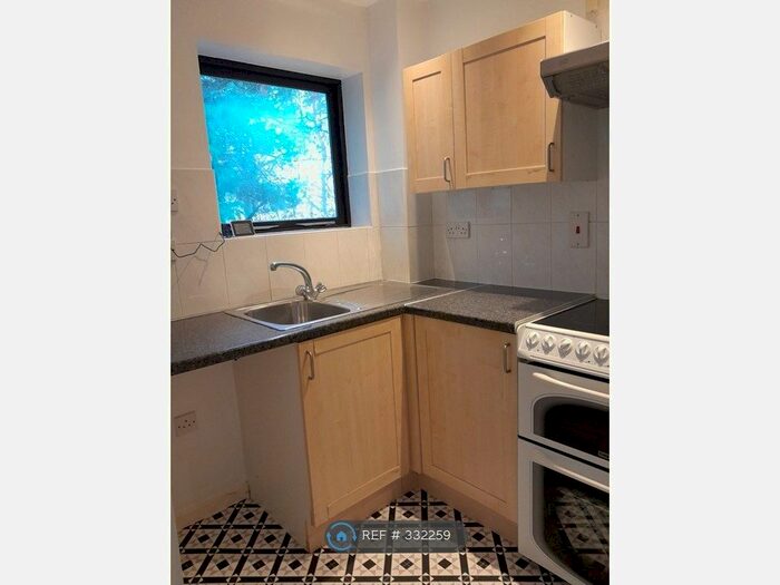 1 Bedroom Flat To Rent In Mulberry Court, Bracknell, RG12