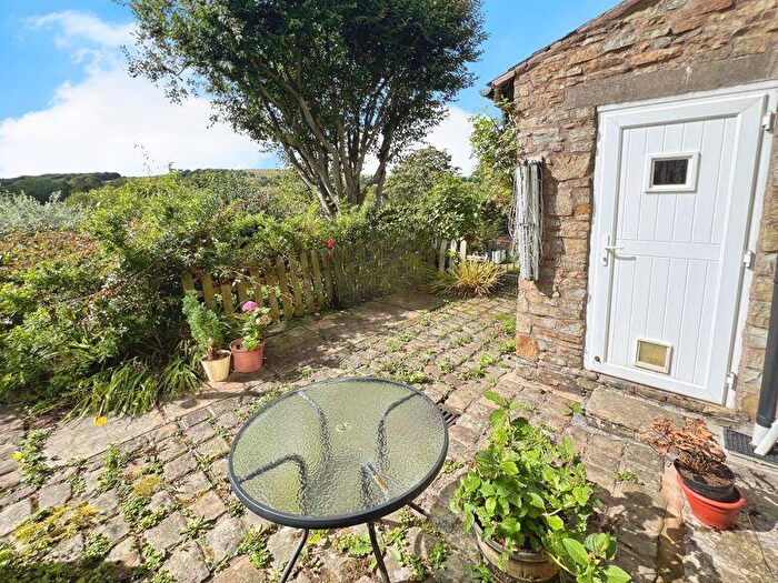 2 Bedroom Cottage For Sale In High Street, Chapeltown, BL7