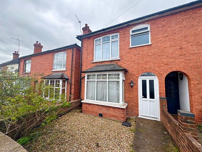 3 Bedroom Semi Detached House For Sale In Manor Road, Guildford, GU2