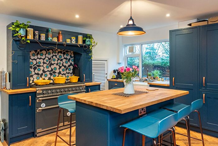 4 Bedroom Detached House For Sale In Furlong Road, Westcott, RH4