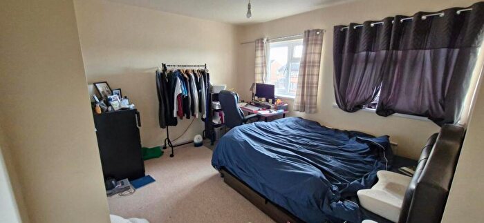 3 Bedroom House To Rent In Bonnington Walk, Bristol, BS7