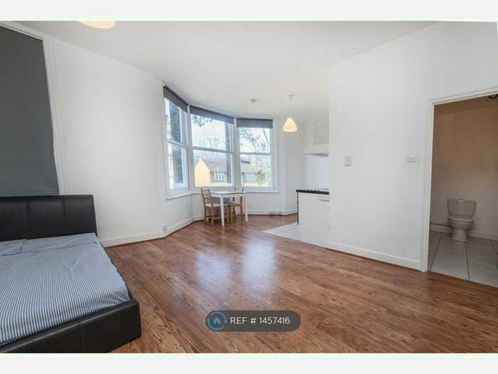 Studio To Rent In Montrell Road, London, SW2