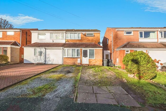 4 Bedroom Semi Detached House For Sale In Wellman Croft, Birmingham, West Midlands, B29