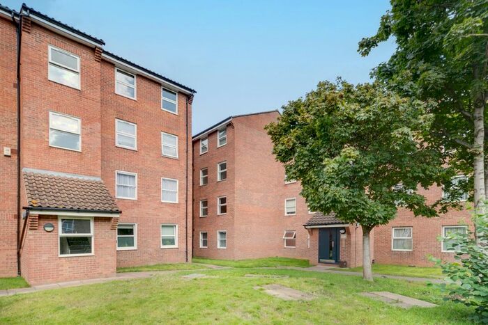 2 Bedroom Flat To Rent In Barker Drive, London, NW1