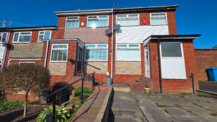 3 Bedroom Terraced House For Sale In Glaisdale, Oldham, OL4