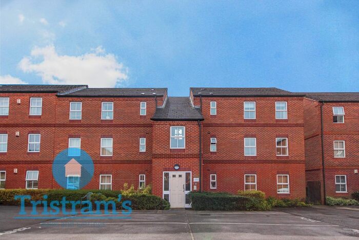 2 Bedroom Flat To Rent In Slaters Way, Nottingham, NG5