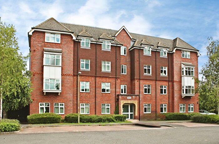 2 Bedroom Flat For Sale In Elder House The Hollies, Mapledurwell, Basingstoke, Hampshire, RG24