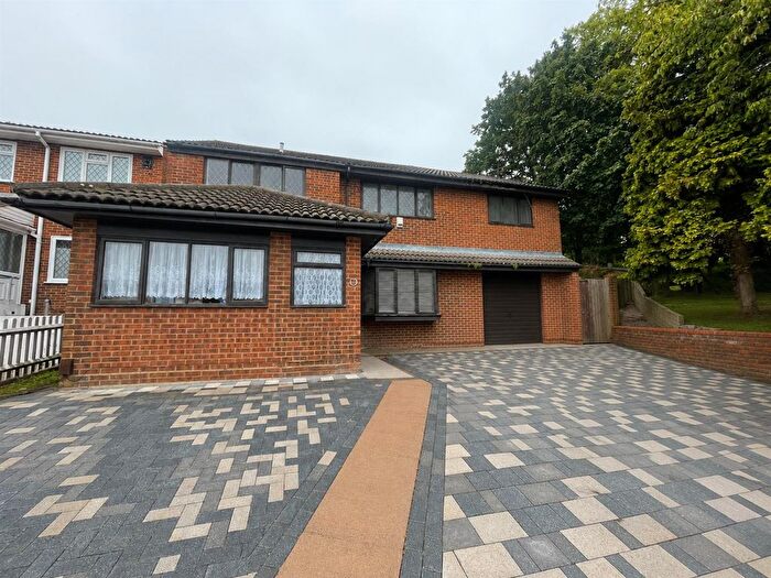 6 Bedroom Detached House To Rent In Resolution Close, Chatham, ME5