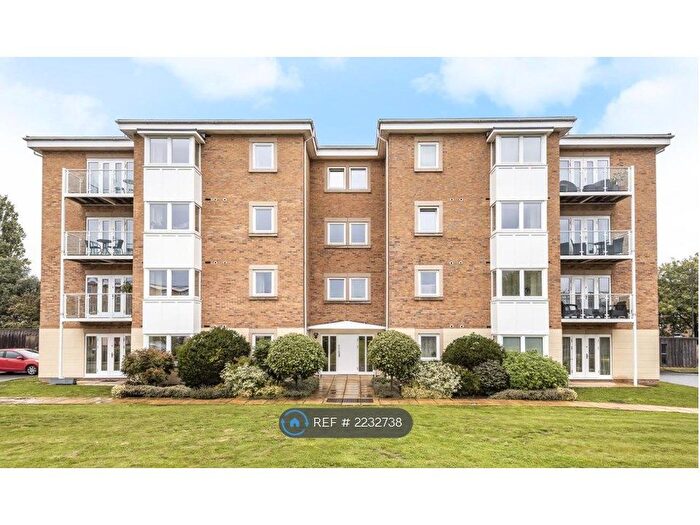 1 Bedroom Flat To Rent In Greenview Drive, London, SW20