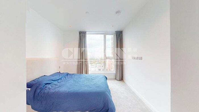 2 Bedroom Flat To Rent In Oval Village, Kennington Ln, London, SE11
