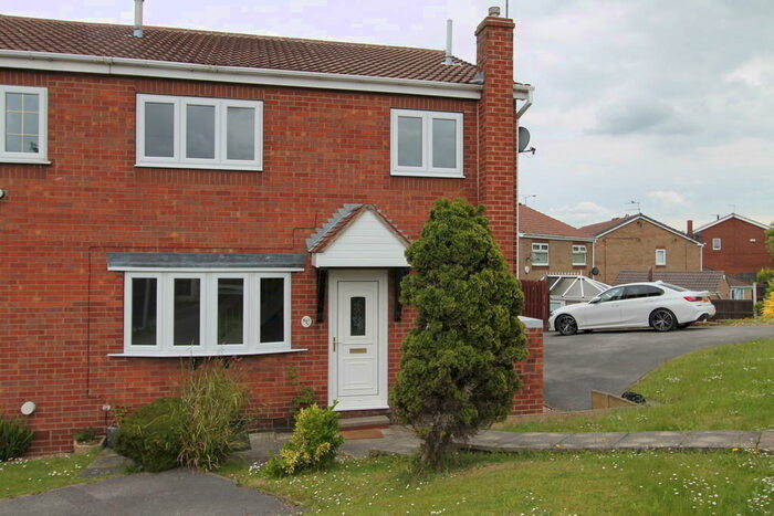 2 Bedroom Town House To Rent In Flanderwell Lane, Bramley, Rotherham, S66