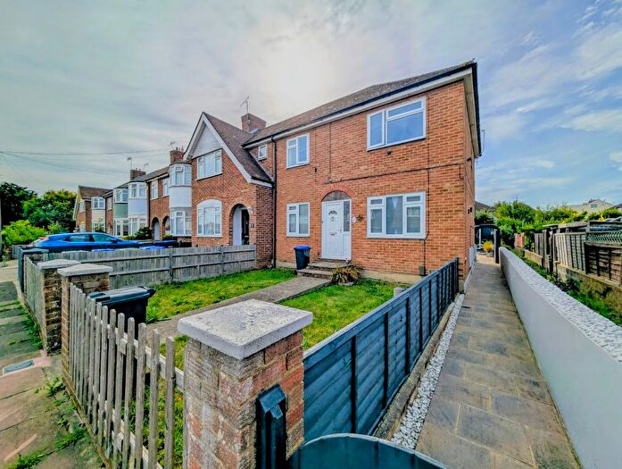 2 Bedroom Maisonette For Sale In Mansfield Road, Worthing, BN11