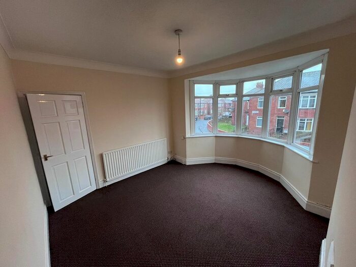 3 Bedroom Flat To Rent In Moorhead, Newcastle Upon Tyne, NE5
