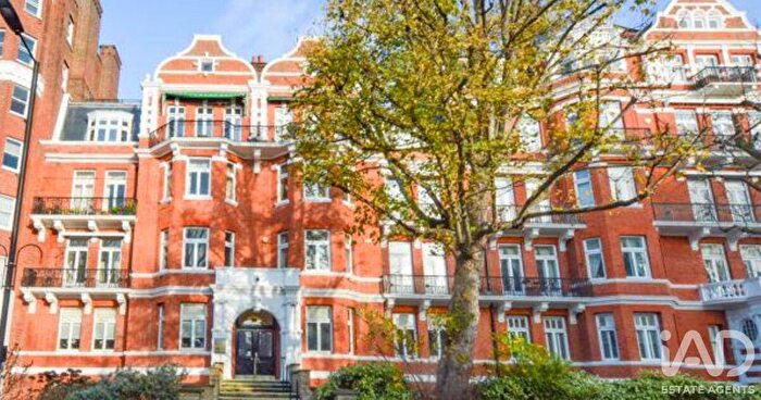 3 Bedroom Flat For Sale In Neville Court, London, NW8