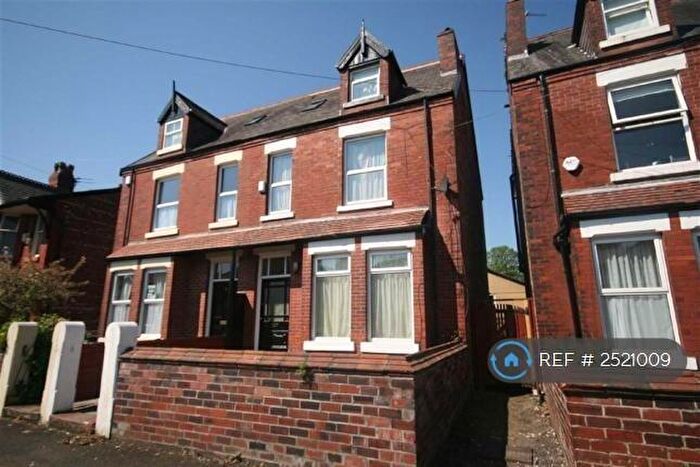 5 Bedroom Semi-Detached House To Rent In Beech Grove, Manchester, M14