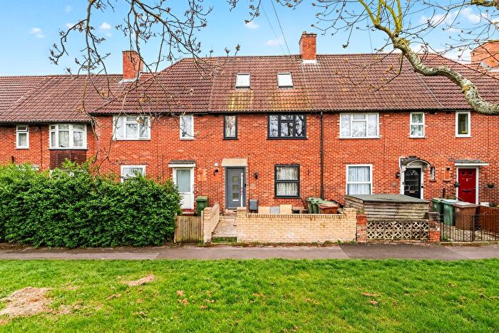 5 Bedroom Terraced House For Sale In Bishopsford Road, Morden, SM4