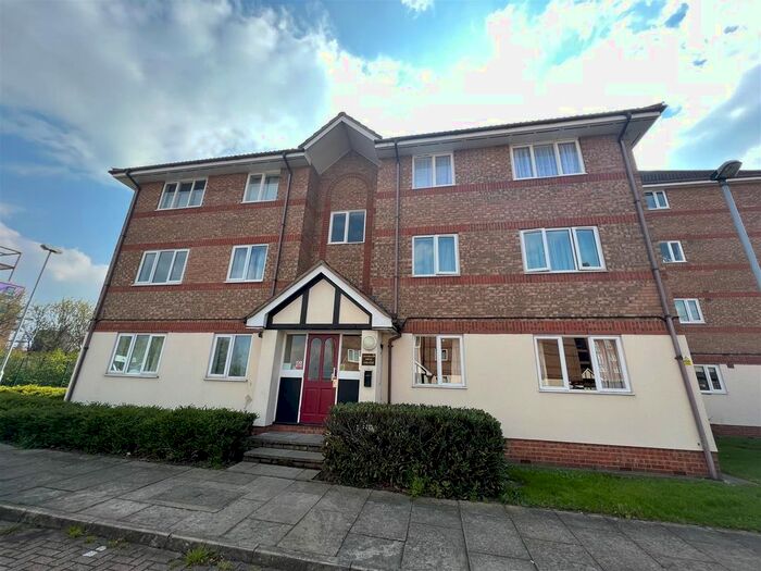 1 Bedroom Flat To Rent In Chandlers Drive, Erith, DA8