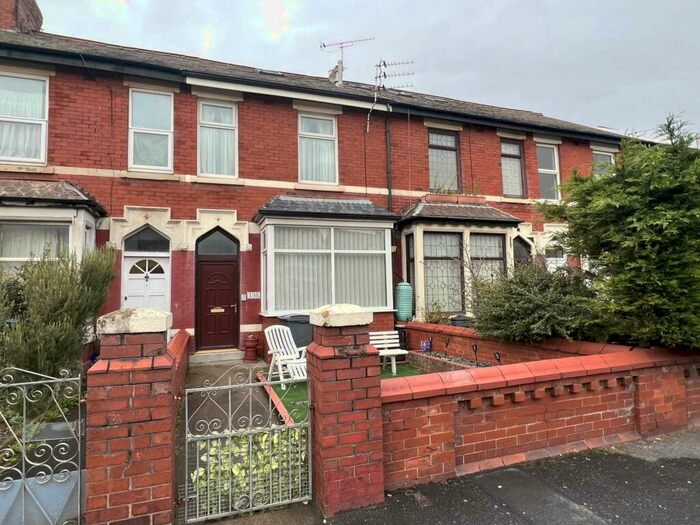 2 Bedroom Flat To Rent In Waterloo Road, Blackpool, FY4