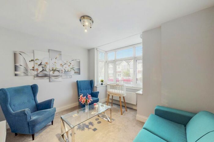 3 Bedroom Semi-Detached House To Rent In Croyde Avenue, Greenford, UB6