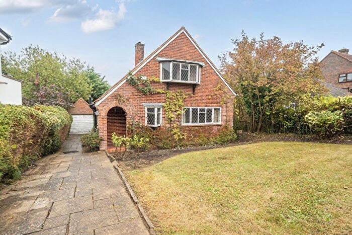 3 Bedroom Bungalow For Sale In Guildford, Surrey, GU1