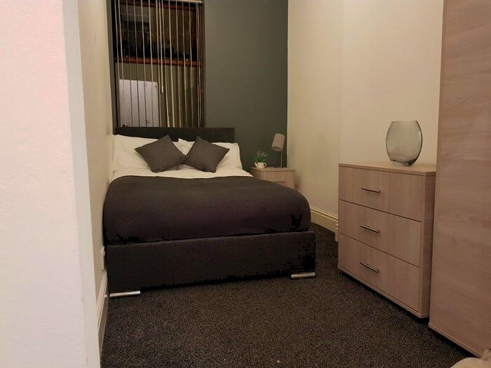 1 Bedroom House Of Multiple Occupation To Rent In Clayton Road, Newcastle-under-Lyme, Staffordshire, ST5