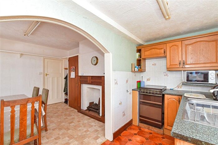 2 Bedroom Detached Bungalow For Sale In Chichester Road, Bognor Regis, West Sussex, PO21