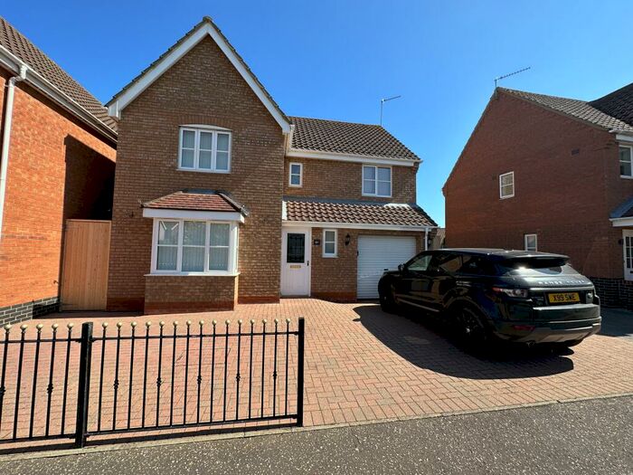 4 Bedroom House To Rent In Seafields Drive, Hopton, Great Yarmouth, NR31