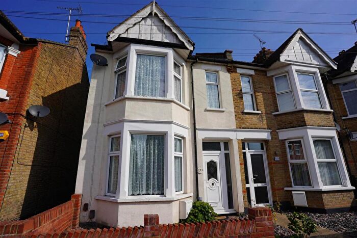 3 Bedroom End Of Terrace House To Rent In Stornoway Road, Southend On Sea, SS2
