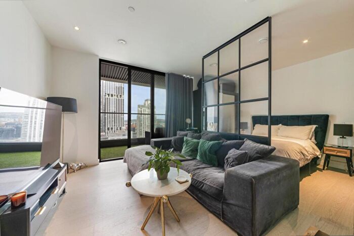 Apartment For Sale In Wardian, Canary Wharf, E14